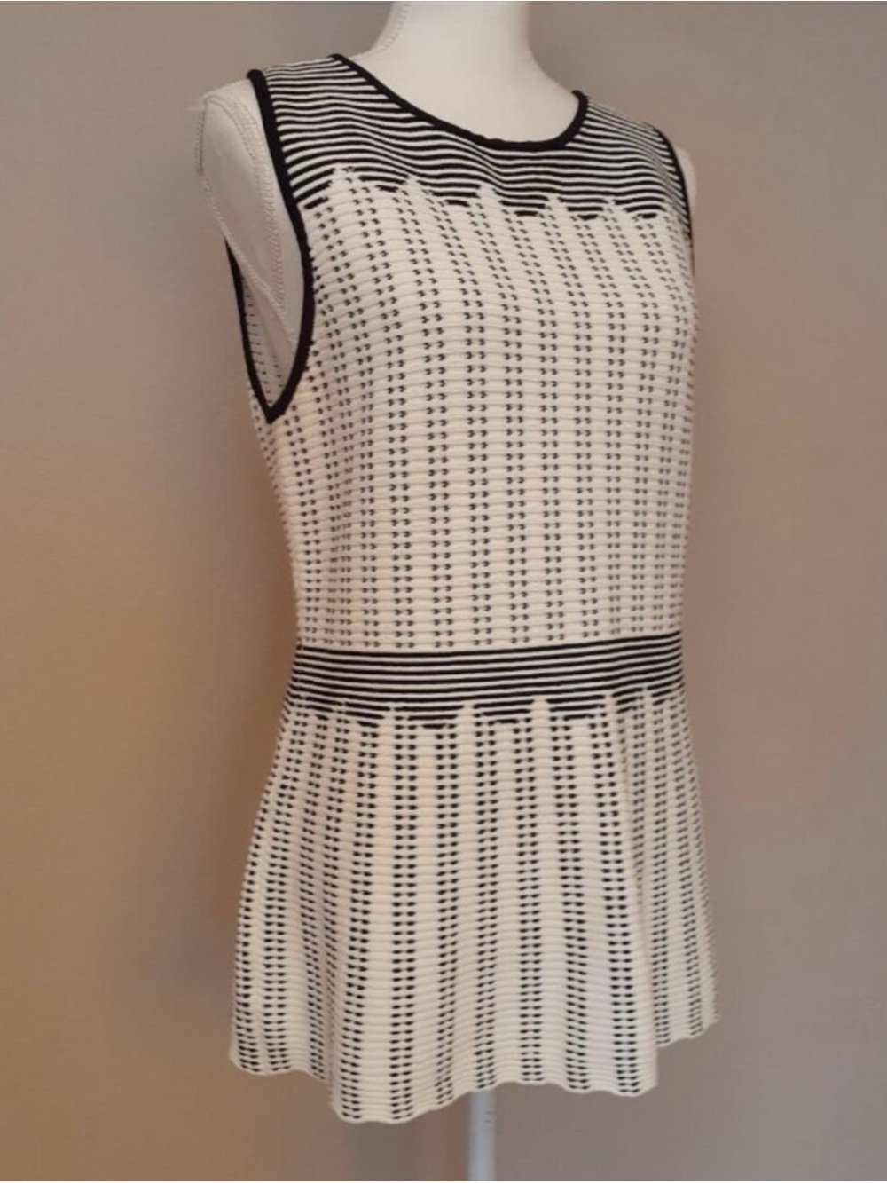 White House Black market black and white top, sweater, size small NWT